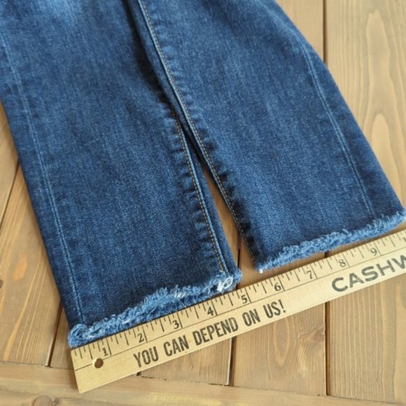 Levi’s Wedgie Skinny Raw Hem High Rise Jeans - Picture 11 of 12